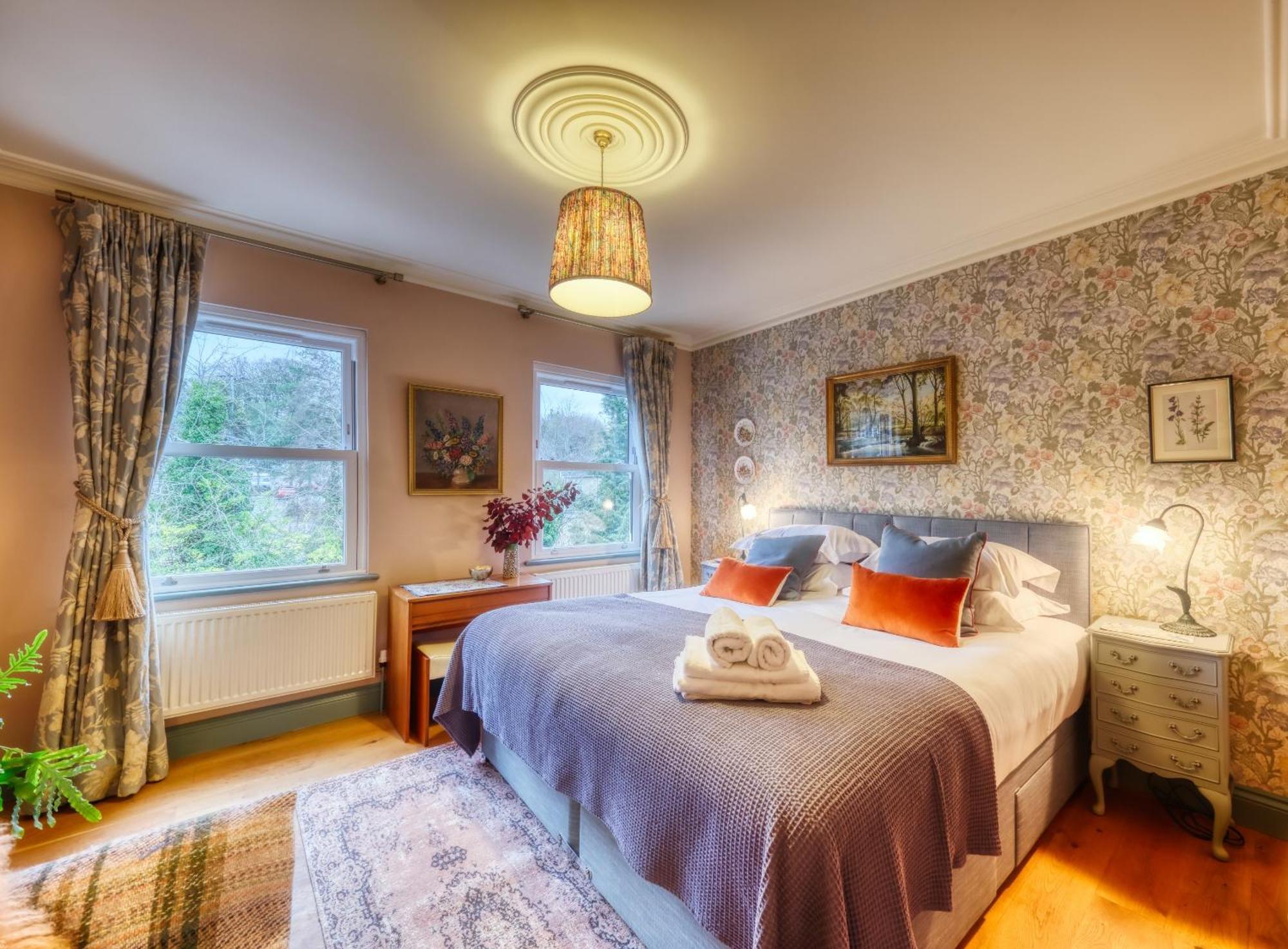 The Bluebell Hotel Бат Екстериор снимка